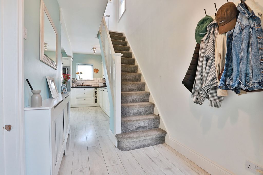 Property photo 2 of 13 Pbox-Img.Jpg
