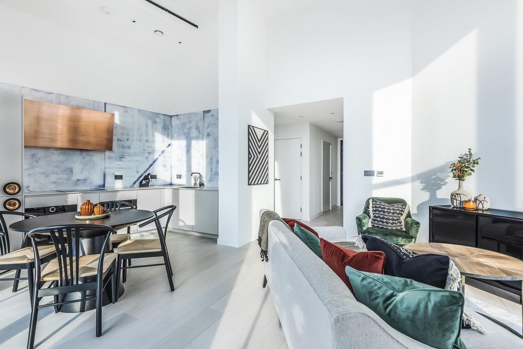 Property photo 3 of 21 Reception