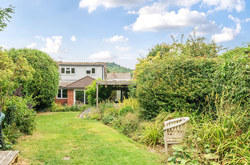 Property photo 2 of 26 1334475-3-68907Fb...