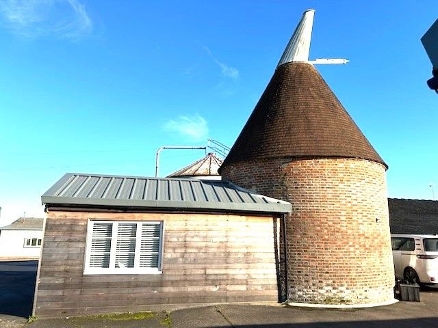 Property photo 1 of 6 Photo 7