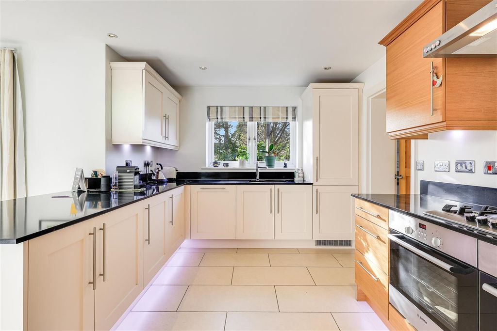 Property photo 3 of 24 Img (8).Jpg