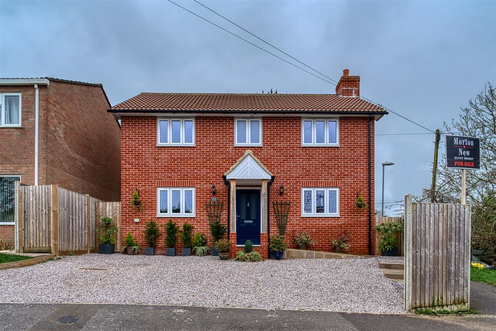 Property photo 1 of 10 Front