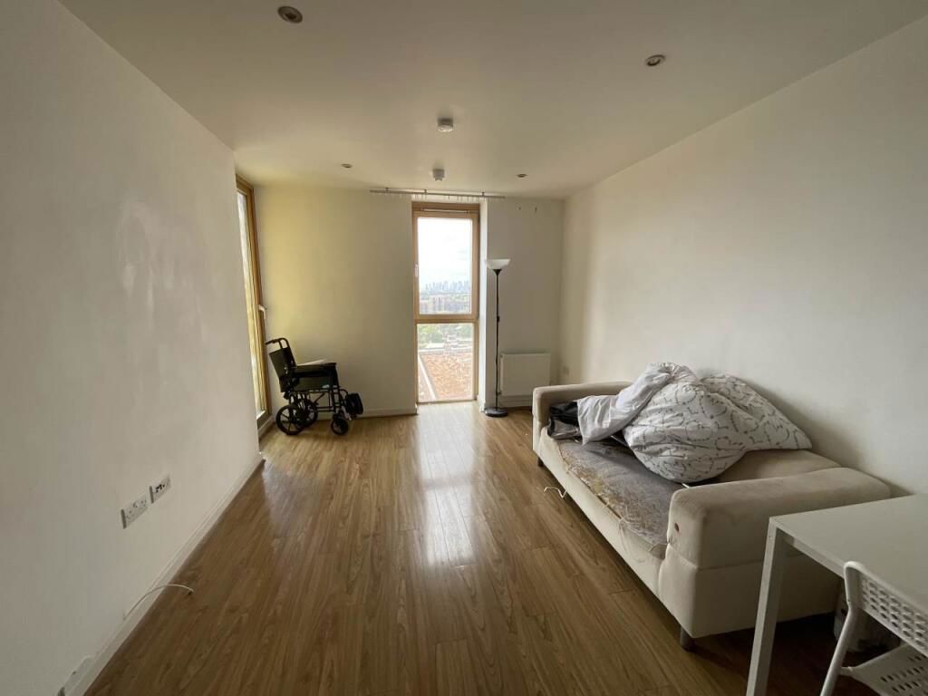 Property photo 2 of 6