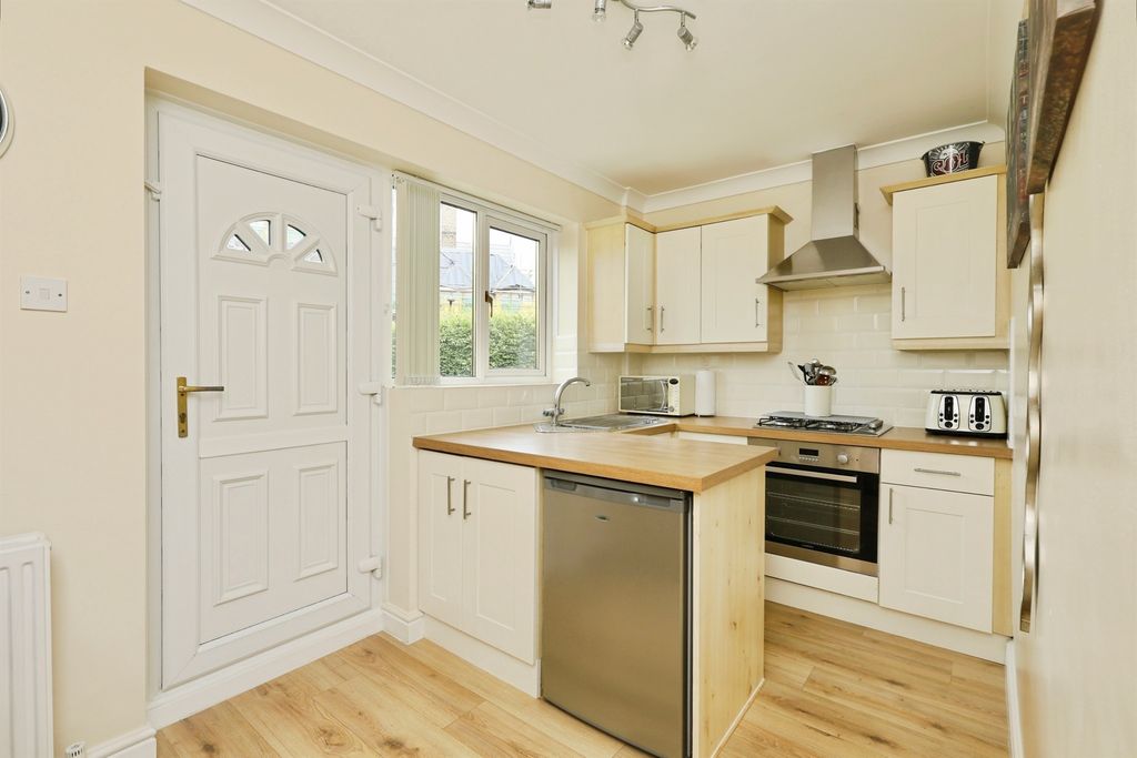 Property photo 3 of 17