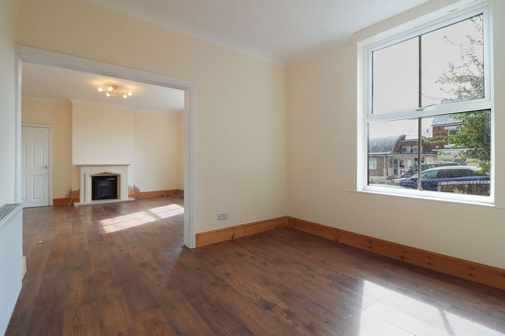 Property photo 2 of 24