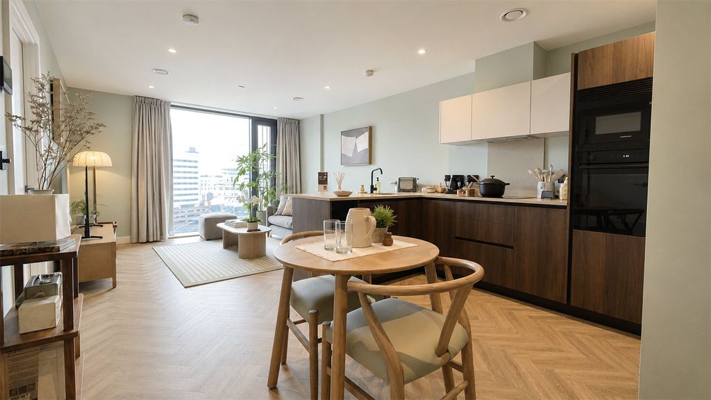 Property photo 3 of 18 Kitchen Lounge