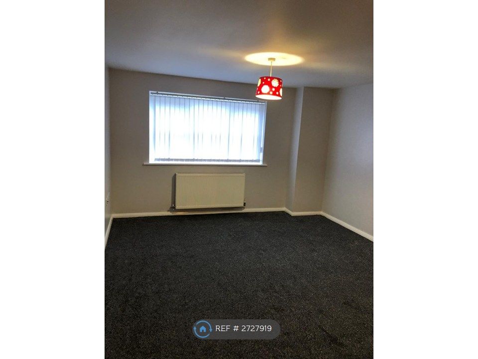 Property photo 3 of 6 Living Room