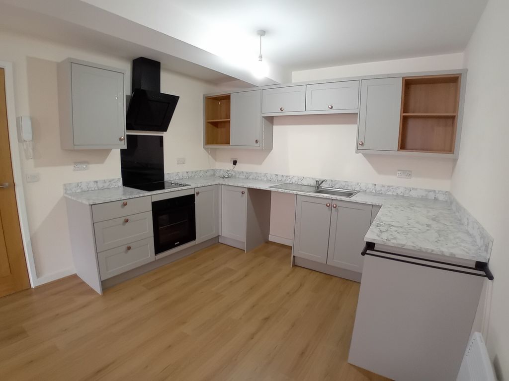 Property photo 2 of 6 Kitchen