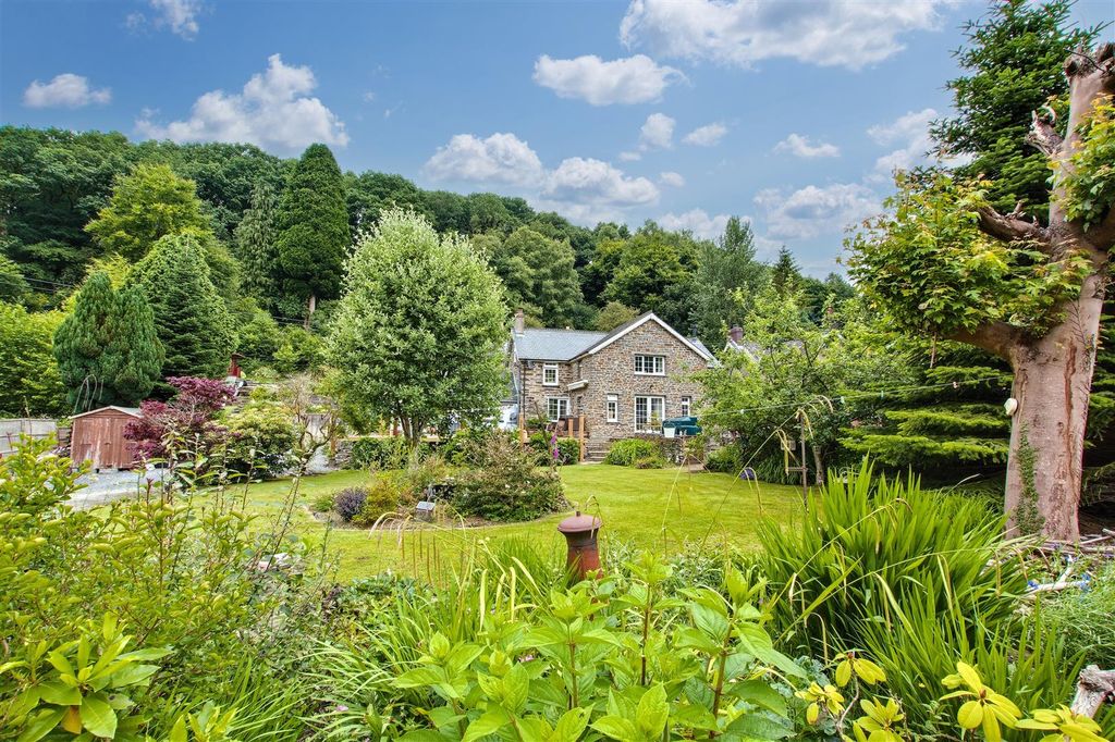 Property photo 1 of 52 Rear Garden