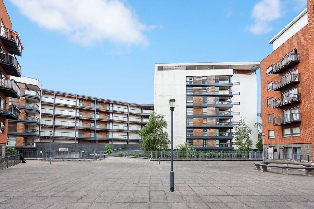 Property photo 3 of 4