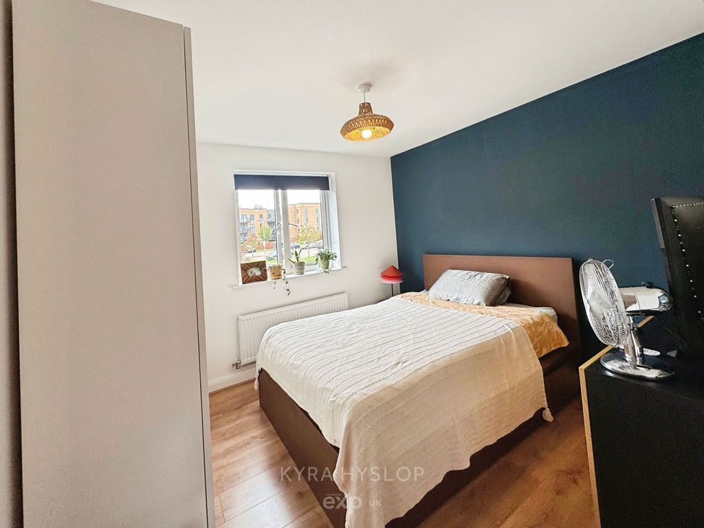 Property photo 2 of 11