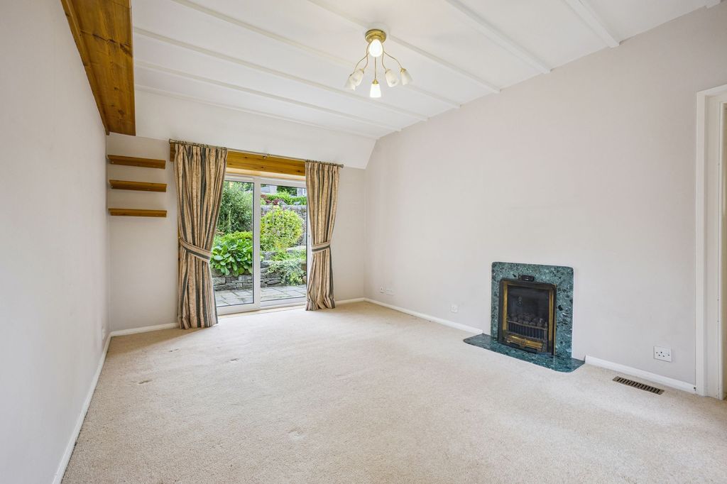 Property photo 2 of 23