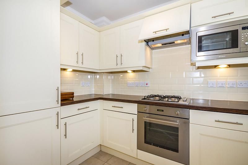 Property photo 2 of 10 Kitchen 1