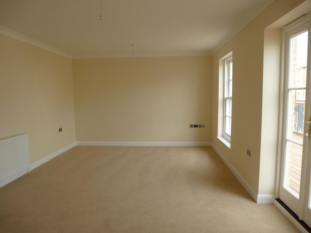 Property photo 3 of 8 Living Room