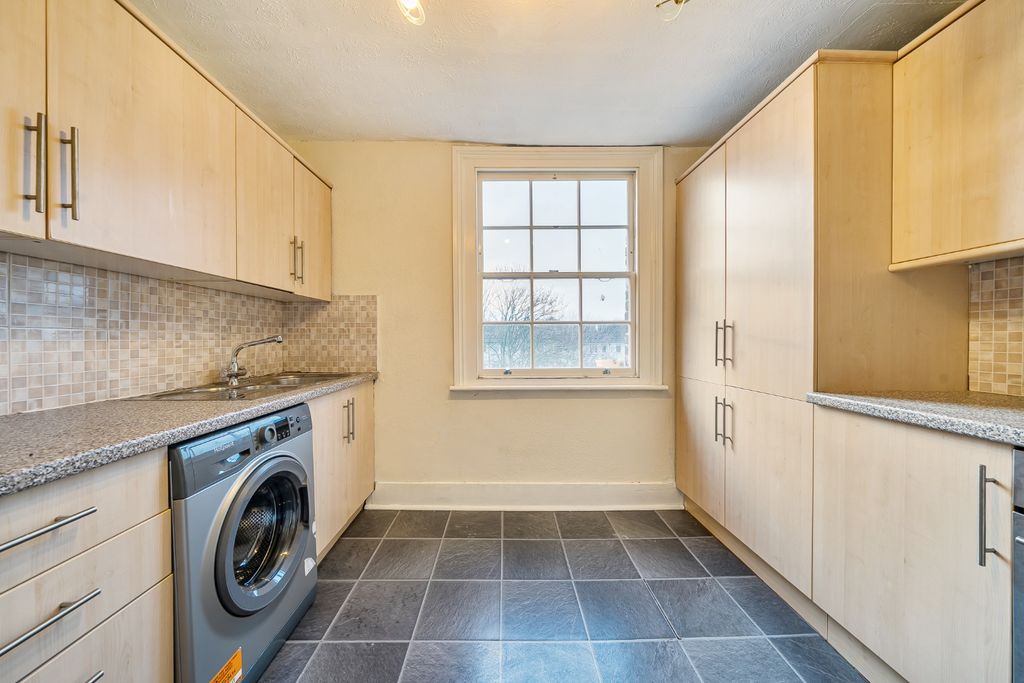 Property photo 3 of 11 2595645