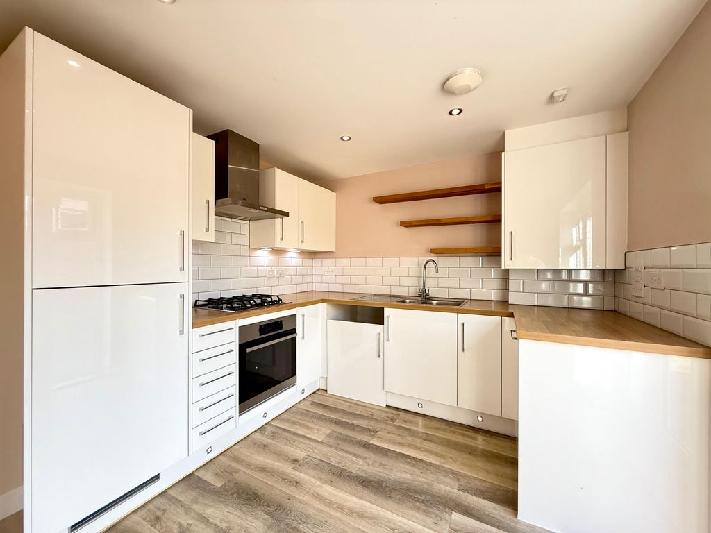 Property photo 3 of 13 Kitchen
