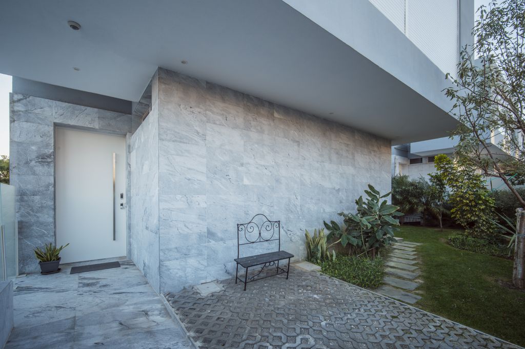 Property photo 3 of 30