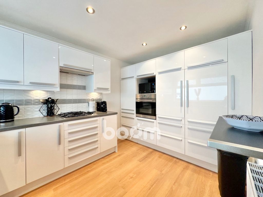 Property photo 2 of 33 Img_1883