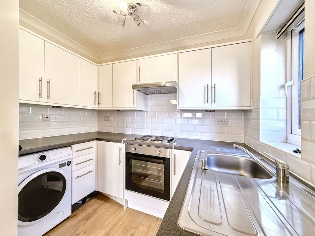 Property photo 2 of 6