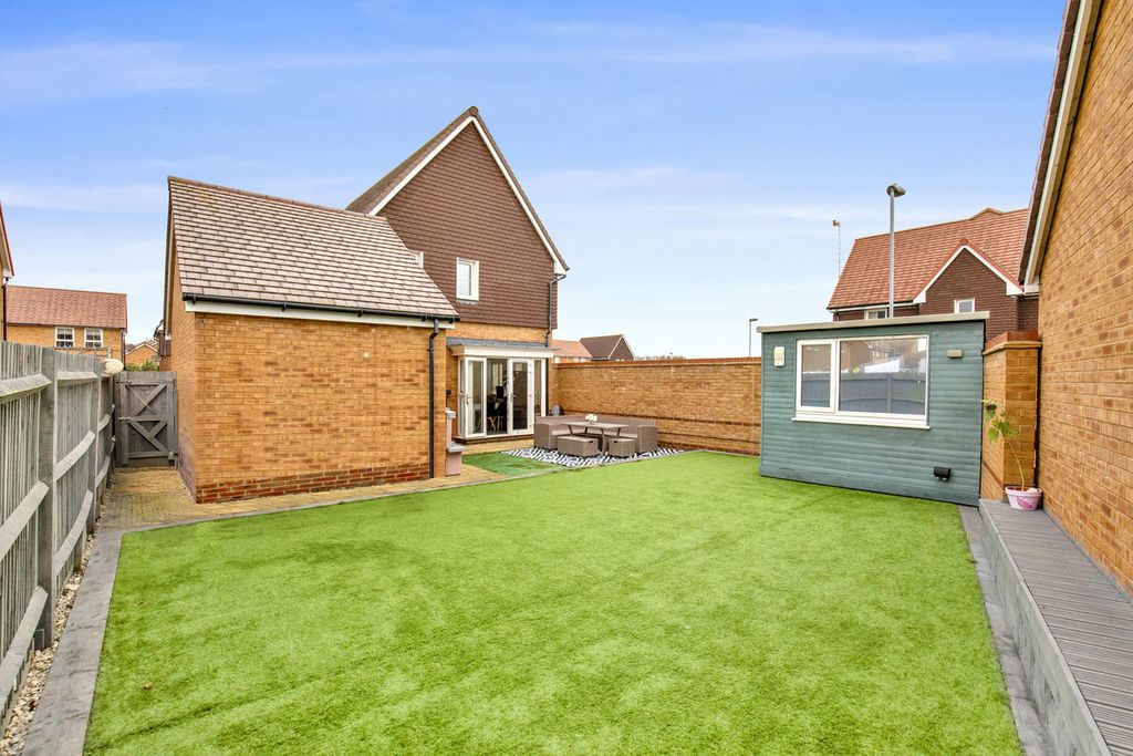 Property photo 2 of 23