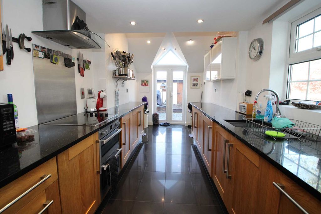 Property photo 3 of 16 Photo