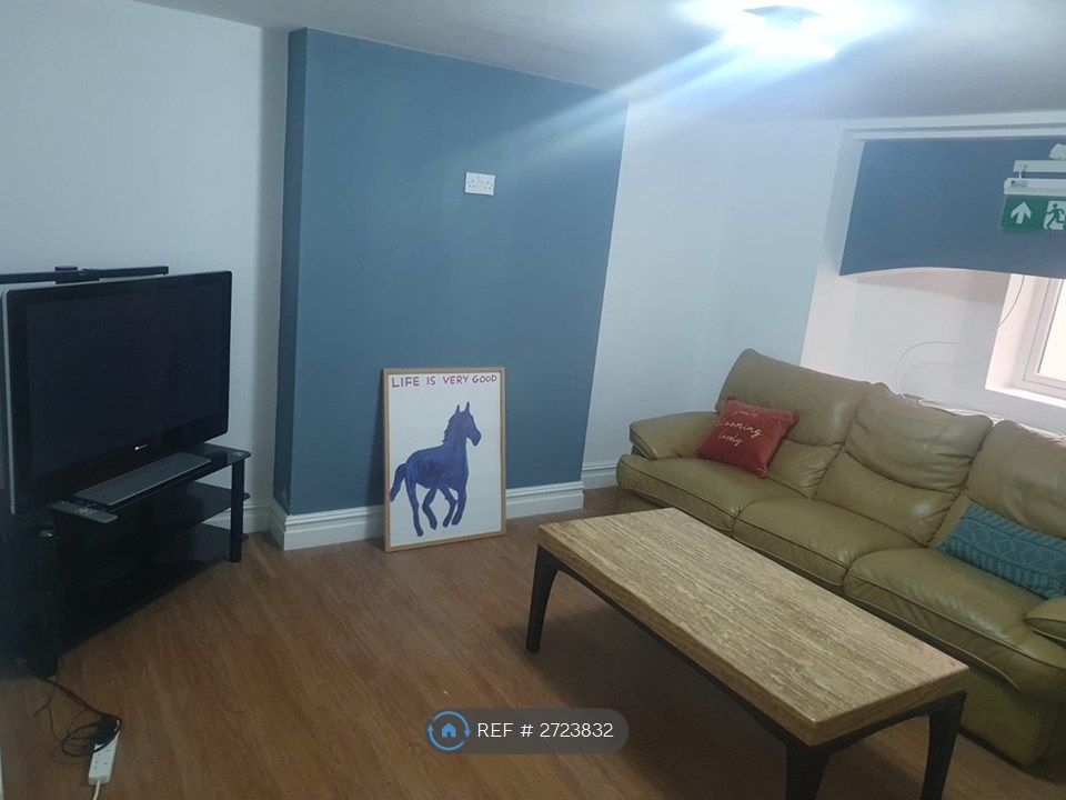 Property photo 2 of 12