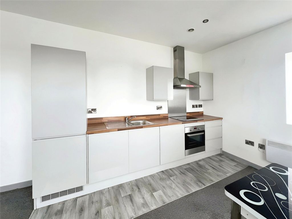 Property photo 3 of 9 Kitchen/Diner