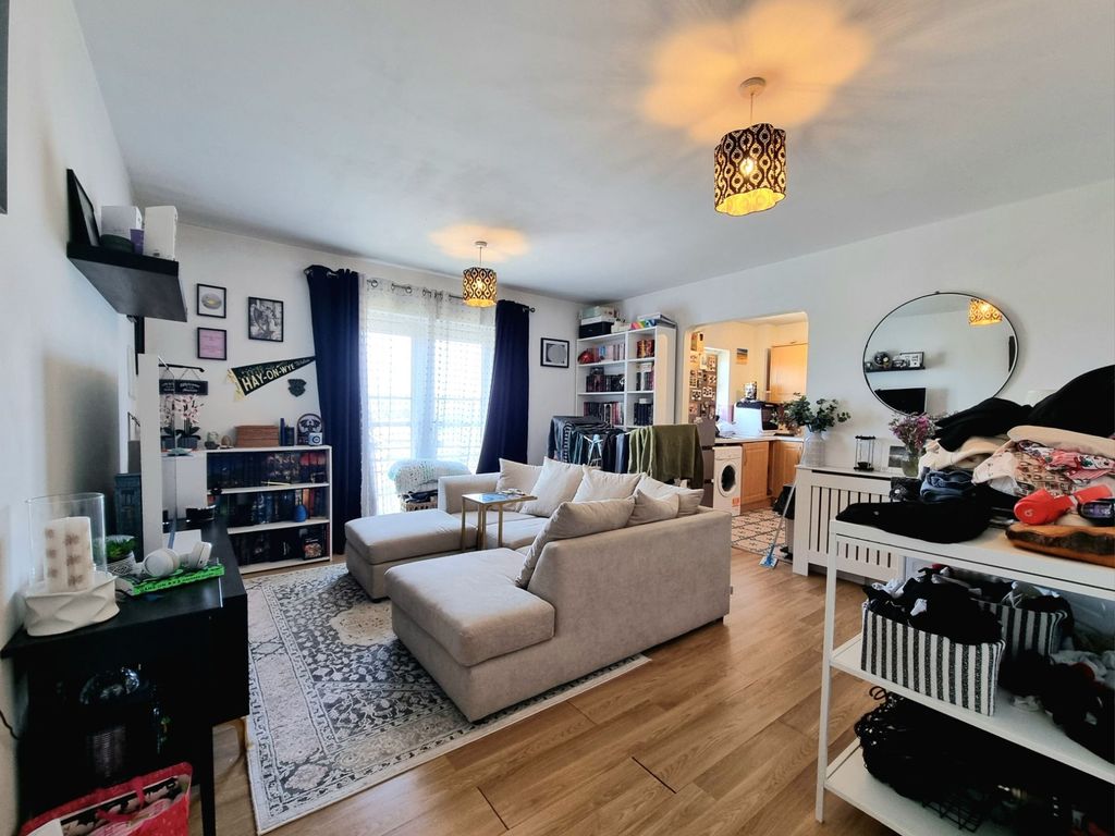 Property photo 2 of 20