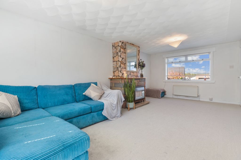 Property photo 2 of 33