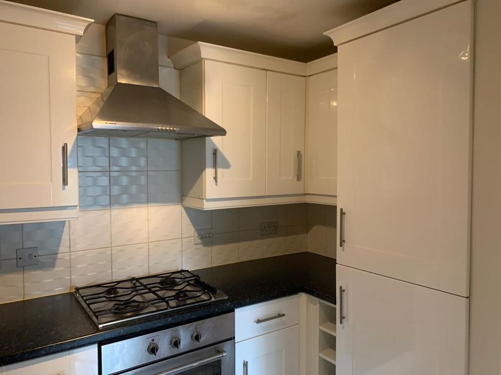 Property photo 3 of 7 Photograph 2