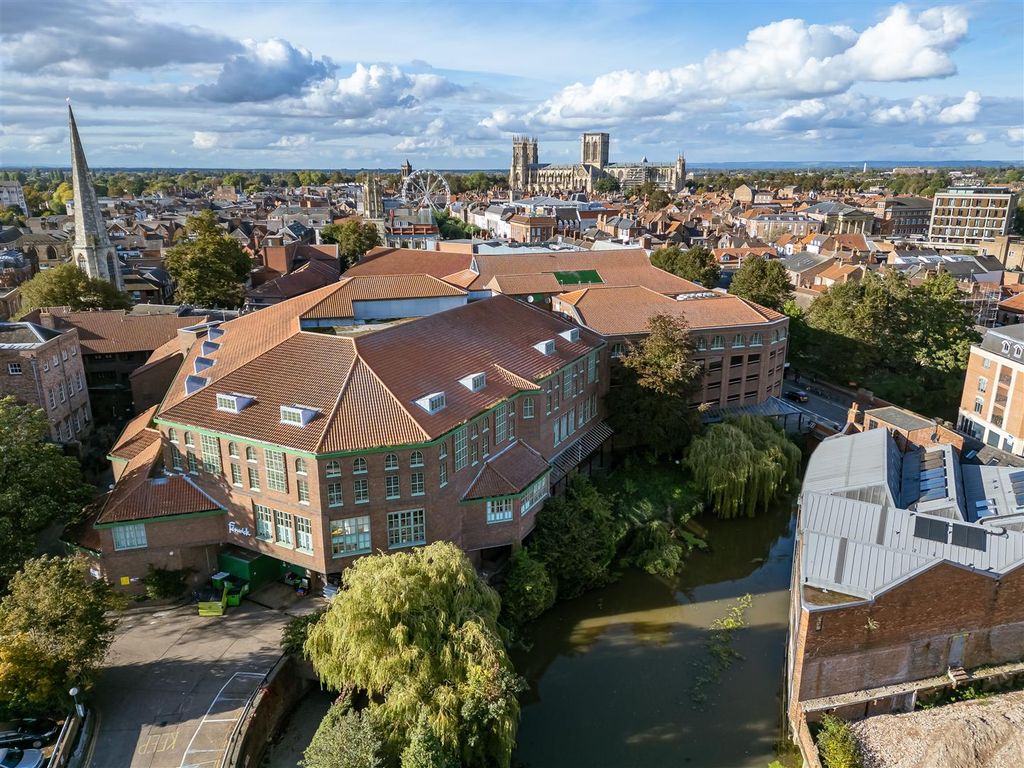 Property photo 3 of 14 Drone