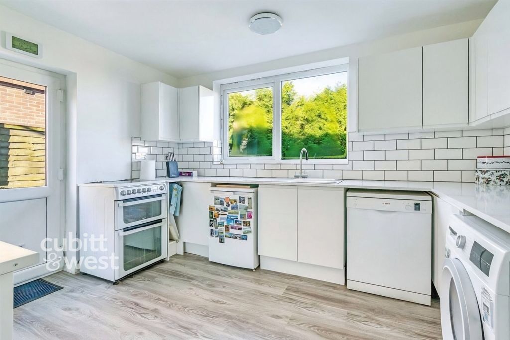 Property photo 3 of 13 Kitchen