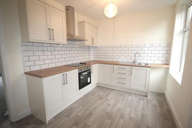 Property photo 2 of 10 Kitchen