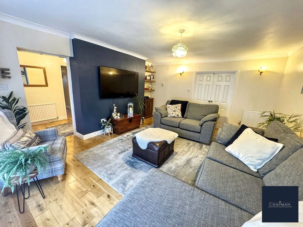 Property photo 3 of 43