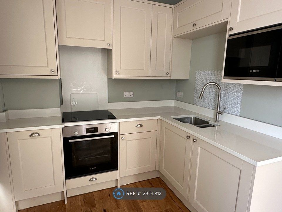 Property photo 2 of 12 Fully Equipped Kitchen