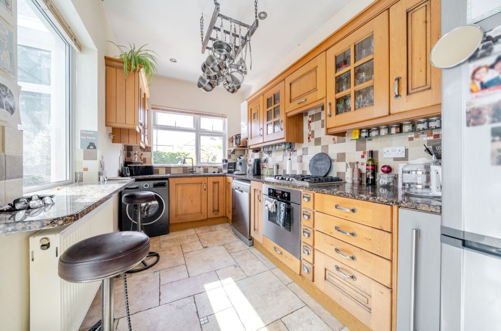 Property photo 3 of 25 1496651-2-6A63Bc8204212