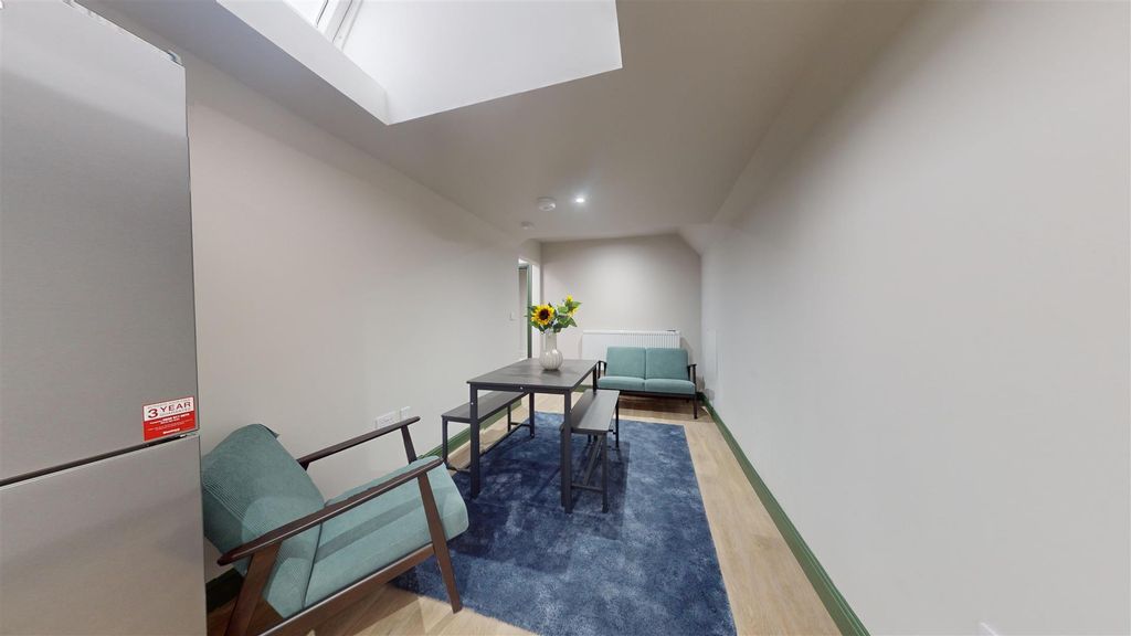 Property photo 3 of 4