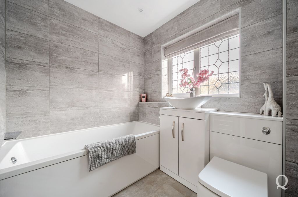 Property photo 3 of 25 50A6c92B-F447-428...