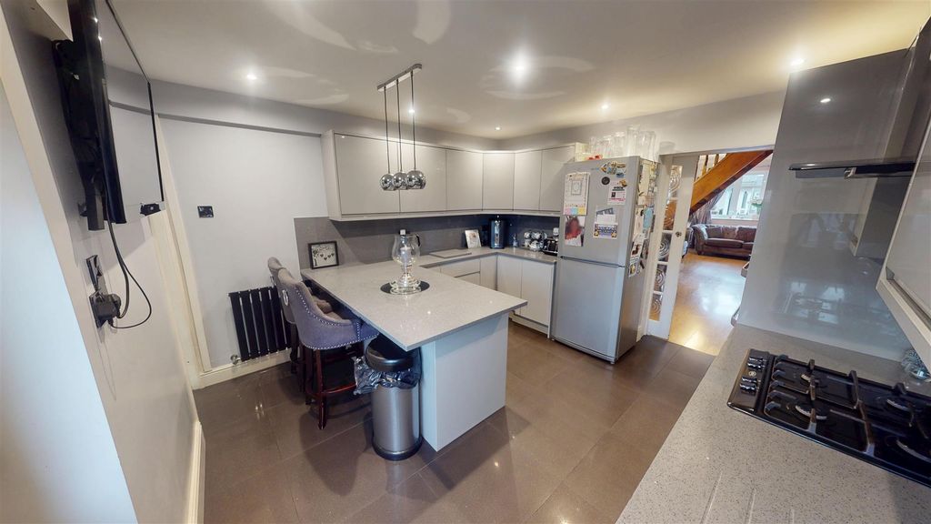 Property photo 3 of 19 Church Road Kitchen