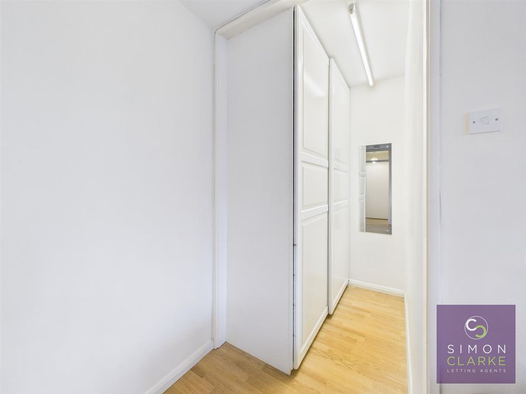 Property photo 3 of 6 Cam05425G0-Pr0068-Still008.Jpg