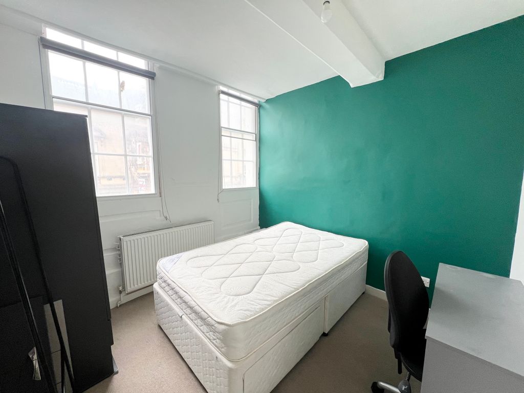 Property photo 3 of 9 Bedroom 2