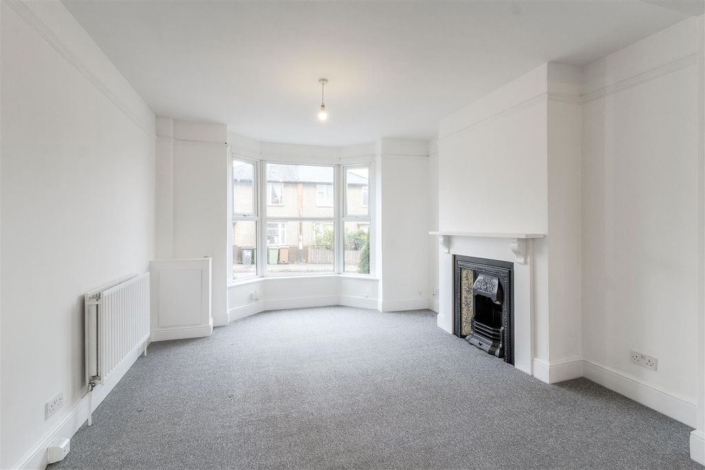 Property photo 2 of 10 9 Elsden Road 002.Jpg