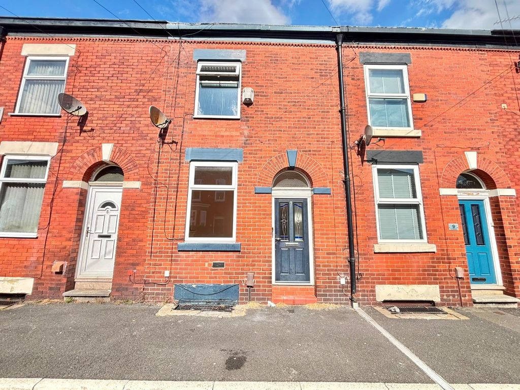 Property photo 1 of 12