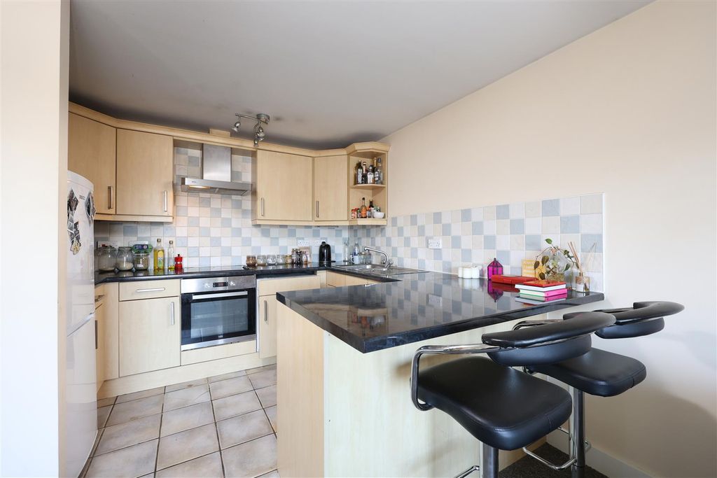 Property photo 2 of 12