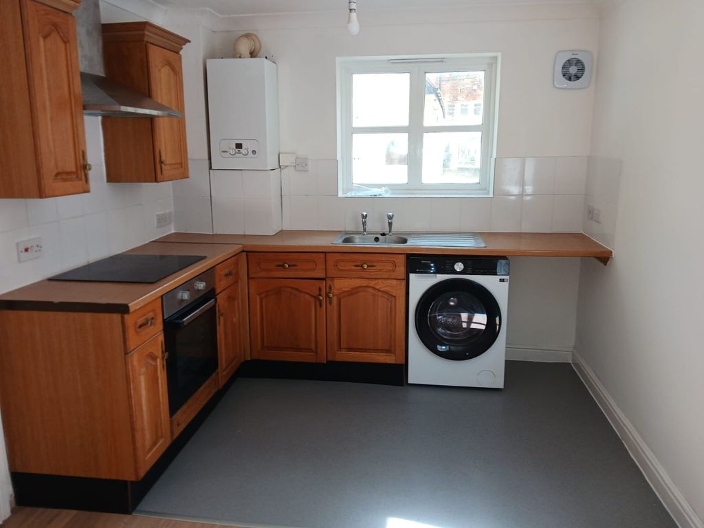 Property photo 1 of 6 Kitchen