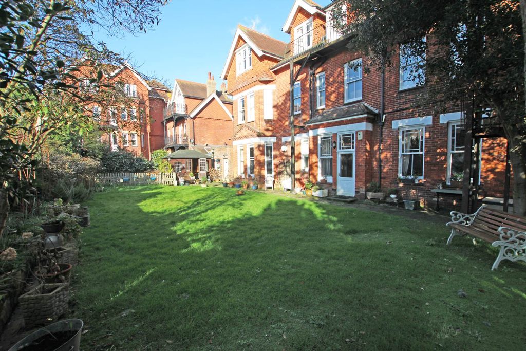 Additional image 19 of 3 bed flat for saleGrassington Road, Eastbourne BN20