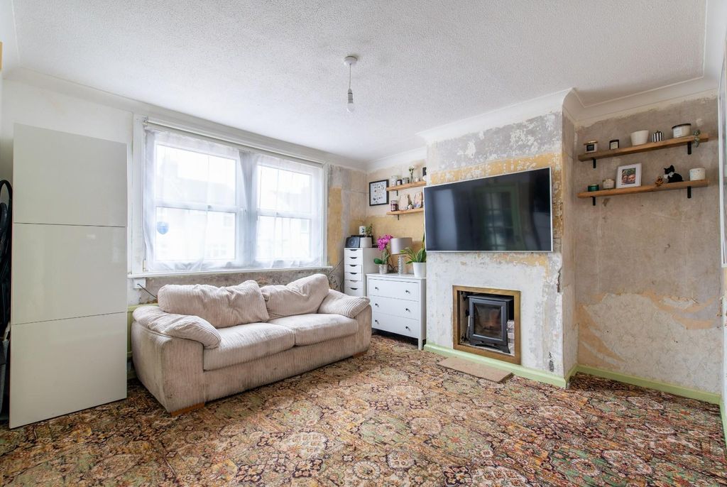 Property photo 2 of 12 Living Room