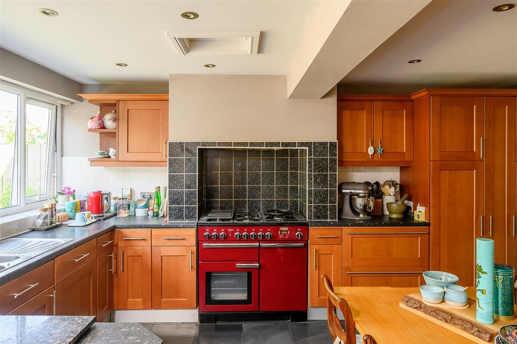 Property photo 2 of 21 Kitchen Dining