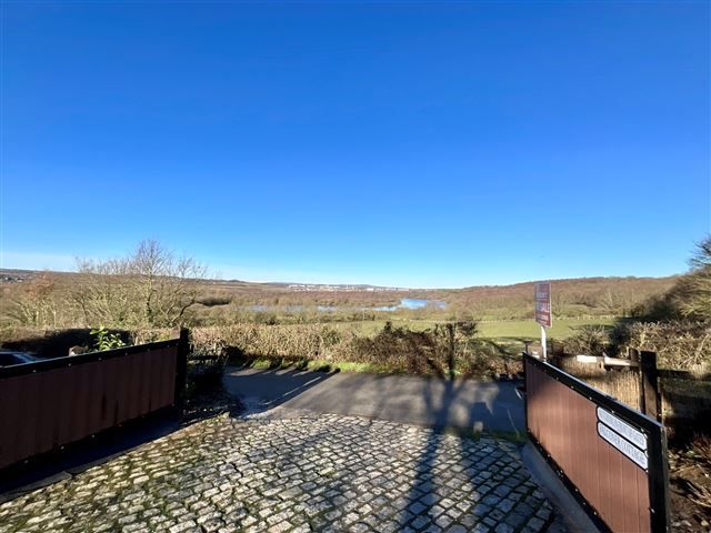 Property photo 3 of 21 Views