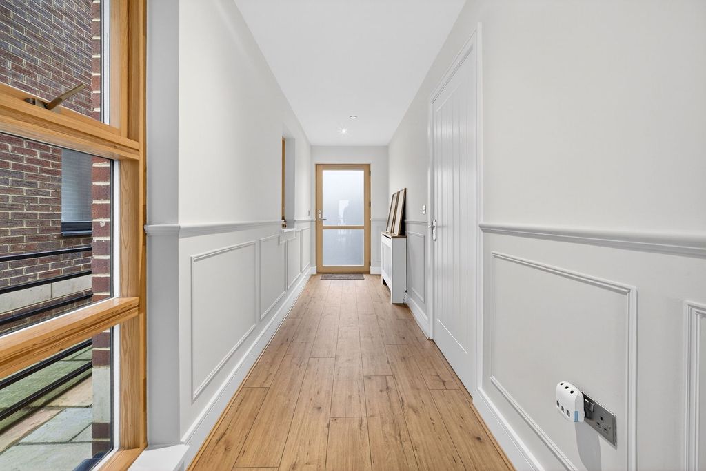 Property photo 2 of 49